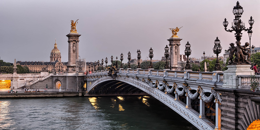 Dòng sông Seine thơ mộng làm say đắm lòng khách du lịch